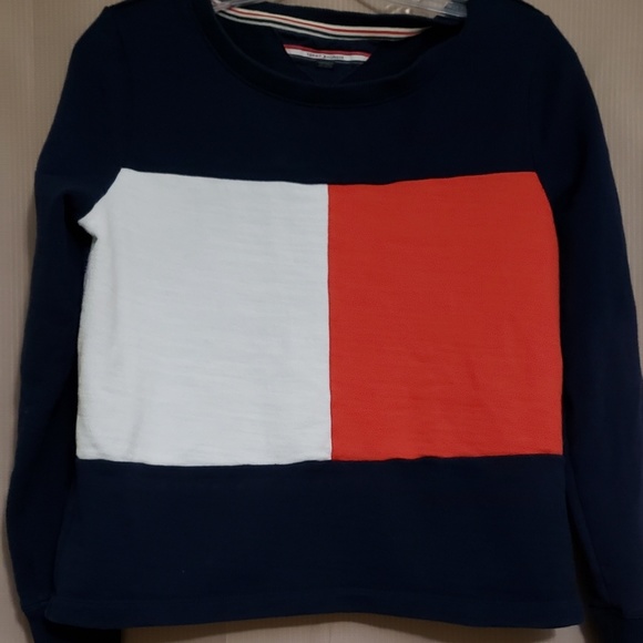Tommy Hilfiger Sweaters - Tommy Hilfiger vintage style sweatshirt